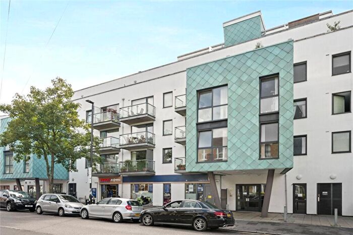 2 Bedroom Apartment To Rent In Drayton Park, Highbury, London, N5