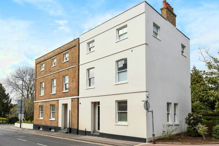 4 Bedroom Semi-Detached House To Rent In Clarence Road, Windsor, SL4