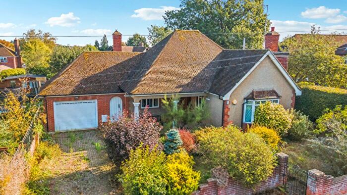 3 Bedroom Chalet For Sale In Newlands Close West, Hitchin, SG4