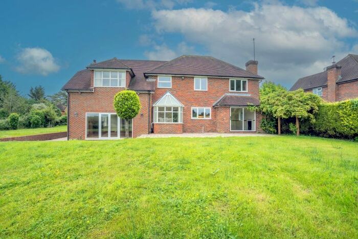 4 Bedroom Detached House To Rent In Top Farm Close, Beaconsfield, HP9