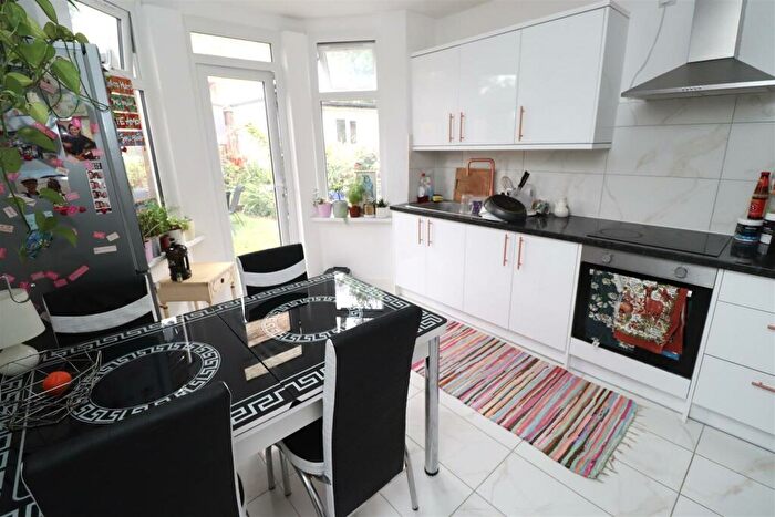 1 Bedroom Flat To Rent In Frognal Avenue, Harrow, HA1