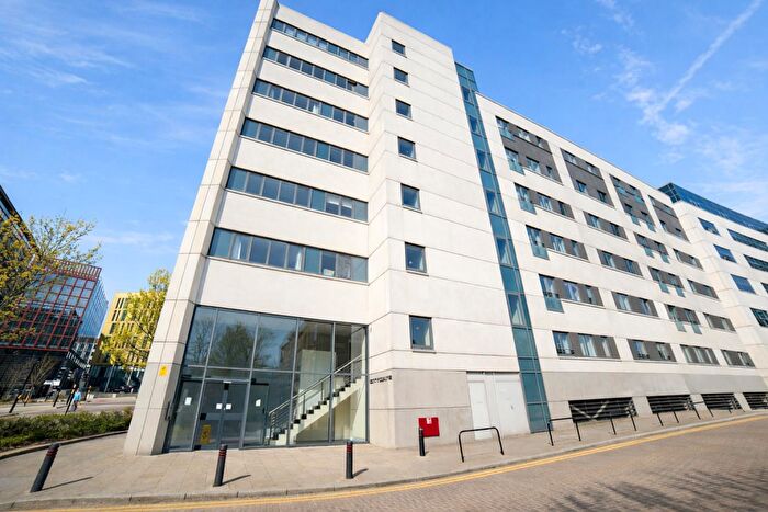 2 Bedroom Apartment For Sale In City Gate, Newcastle Upon Tyne, NE1