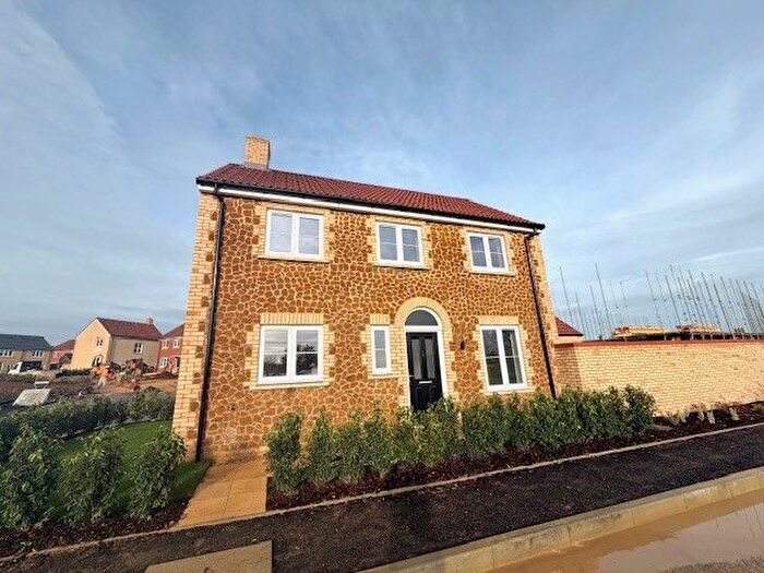 3 Bedroom Detached House To Rent In Bullfinches Way, Downham Market, PE38