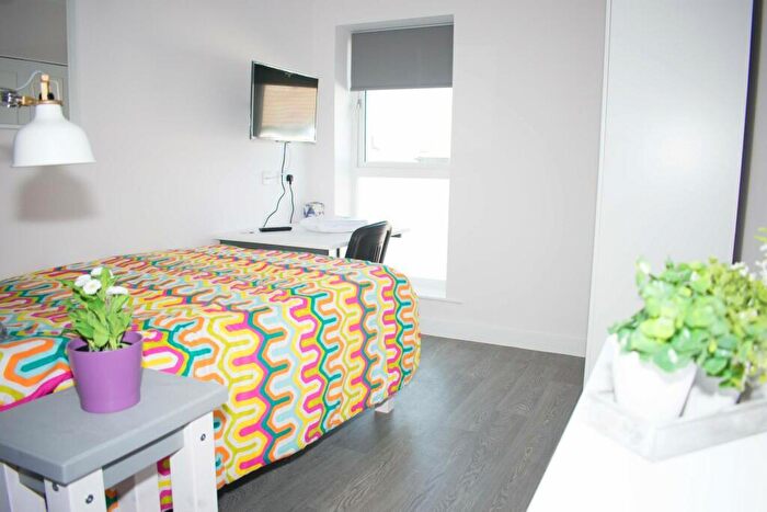 8 Bedroom Flat To Rent In Flat, Student Court, Jeffery Street, Gillingham, Kent, ME7