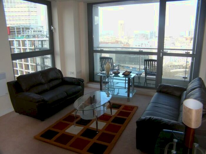 2 Bedroom Apartment To Rent In Centenary Plaza, B1