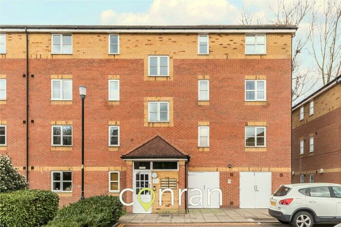 2 Bedroom Property To Rent In Thyme Close, London, SE3