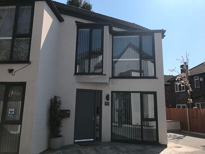 2 Bedroom Apartment To Rent In Buxton Road, Stockport, SK2