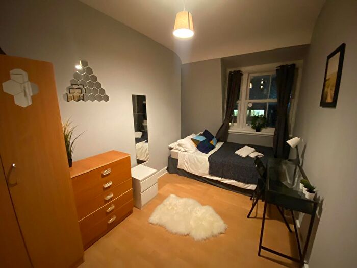 4 Bedroom Flat To Rent In Settles Street, London, E1