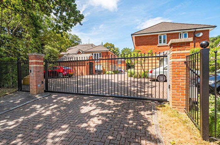 1 Bedroom Flat For Sale In Netherby Gardens, Bracknell, Berkshire, RG12