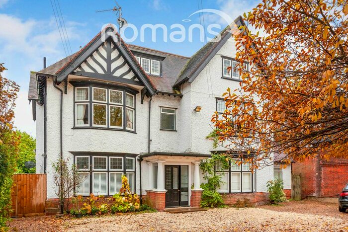 3 Bedroom Flat To Rent In Boyn Hill Avenue, Maidenhead, SL6