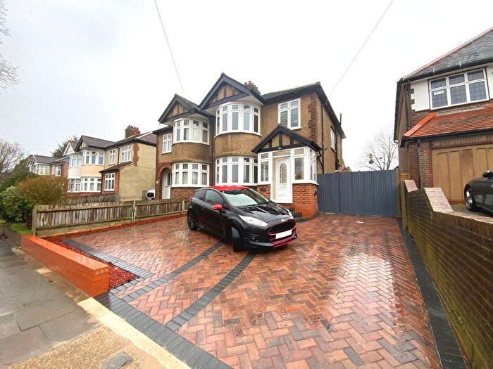3 Bedroom Semi Detached House To Rent In Raeburn Avenue, Surbiton, KT5