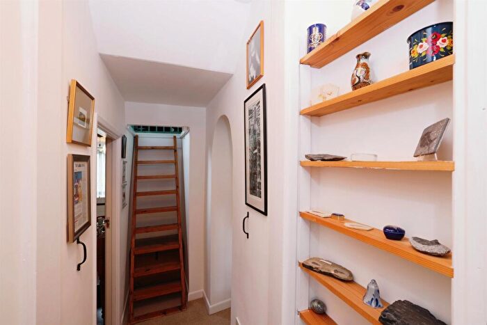 2 Bedroom Detached House For Sale In North Street, Calne, SN11