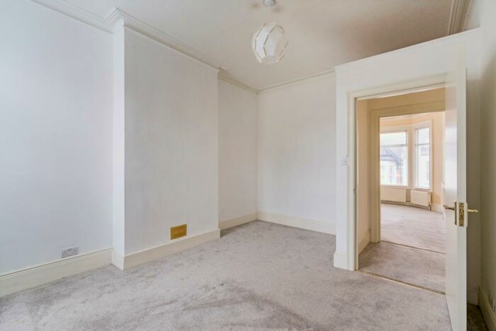 3 Bedroom Flat To Rent In Sellons Avenue London, NW10