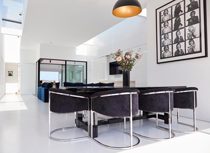 3 Bedroom Flat To Rent In Grafton Road, Kentish Town, NW5