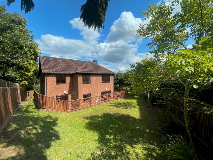 5 Bedroom Detached House For Sale In *Five Bed Detached* Alderbury, Salisbury, SP5