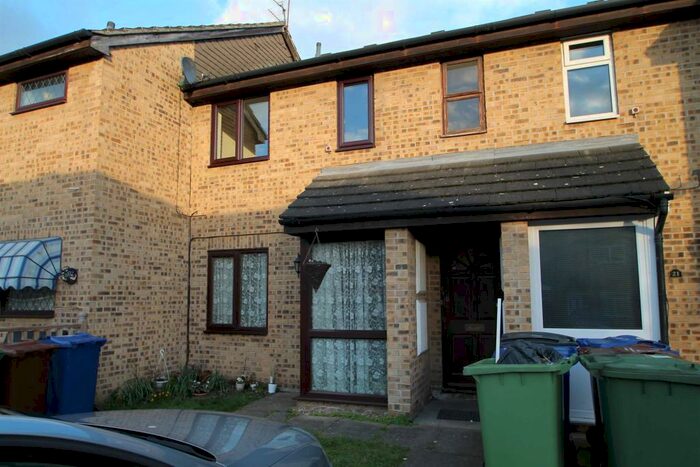 1 Bedroom Flat To Rent In Pagette Way, Badgers Dene, Grays, Essex, RM17