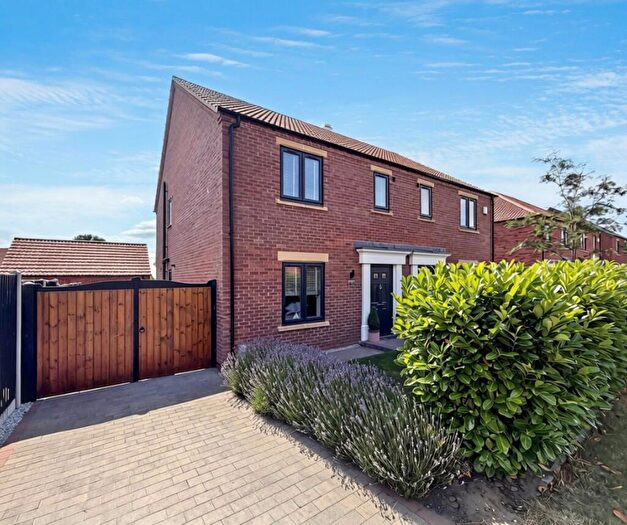 3 Bedroom Semi-Detached House For Sale In Daisy Way, Louth, LN11