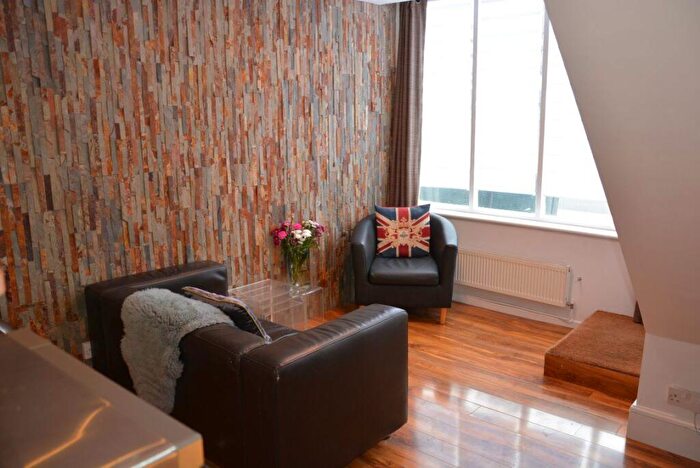 2 Bedroom Flat To Rent In A Pershore Road, B29