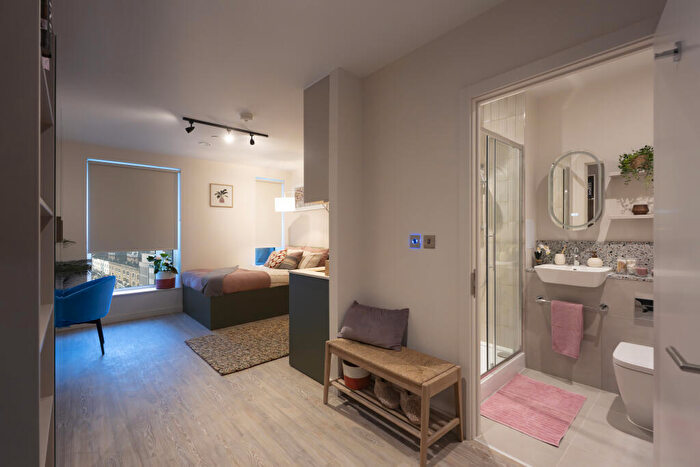 Studio To Rent In Clarence Street, Kingston Upon Thames, Surrey, KT1