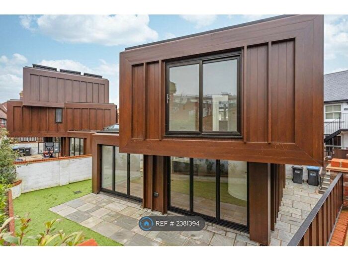 2 Bedroom Detached House To Rent In Tinder House, East Grinstead, RH19