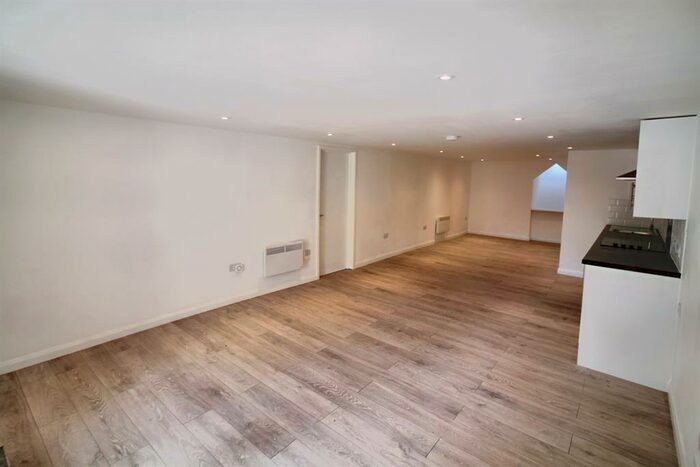 1 Bedroom Flat To Rent In Cabstand, Portishead, Bristol, BS20