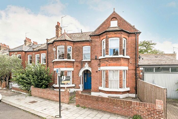 1 Bedroom Flat To Rent In Hambalt Road, London, SW4