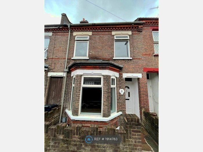 3 Bedroom Terraced House To Rent In Belmont Road, Luton, LU1