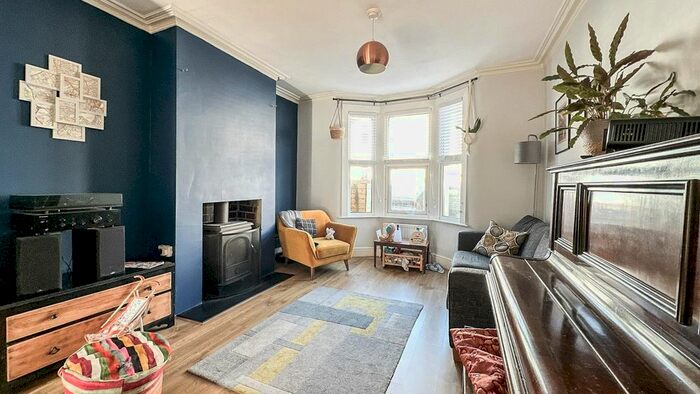 4 Bedroom Terraced House To Rent In Hall Street, Bedminster, Bristol, BS3