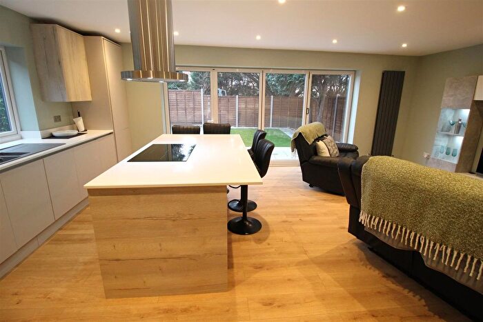 4 Bedroom Detached House For Sale In Beaufort Way, Ewell, Epsom, KT17