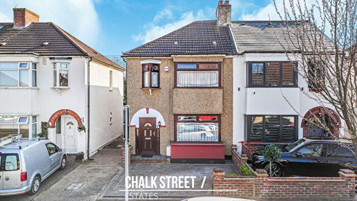 4 Bedroom Semi Detached House For Sale In The Avenue, Hornchurch, RM12