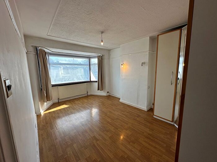 1 Bedroom Flat To Rent In The Vale, London, NW11
