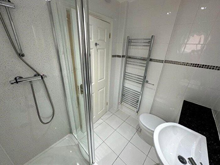 2 Bedroom Bungalow To Rent In Trent Way, Newark, Nottinghamshire, NG24