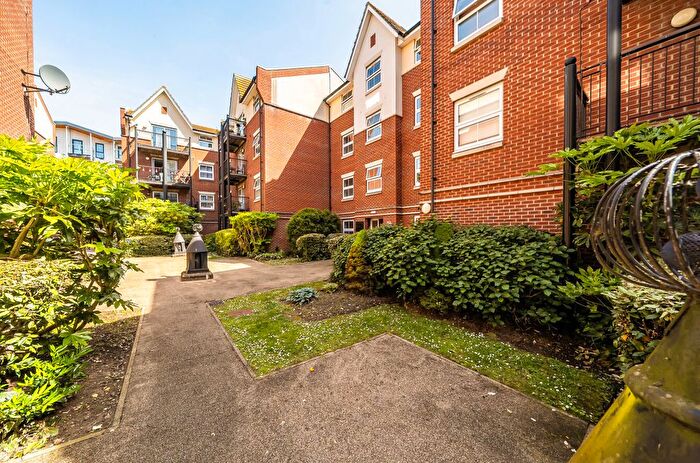 2 Bedroom Flat For Sale In Briton Street, Southampton, Hampshire, SO14