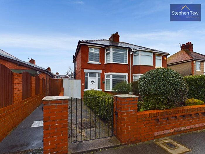 3 Bedroom Semi-Detached House For Sale In Albany Avenue, Blackpool, FY4