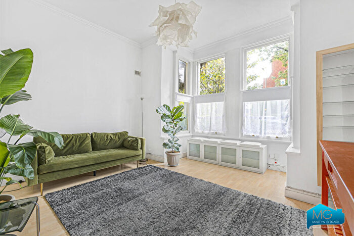 2 Bedroom Apartment To Rent In Woodside Park Road, North Finchley, London, N12