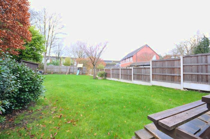 3 Bedroom Semi-Detached House To Rent In Cuthbert Road, Cheadle, SK8