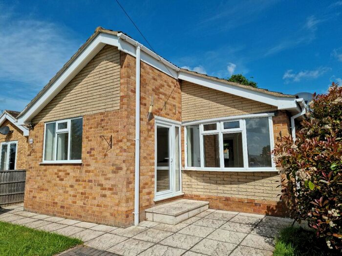 2 Bedroom Bungalow To Rent In Fern Grove, Cherry Willingham, Lincoln, LN3