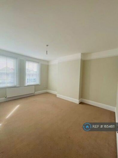 4 Bedroom Maisonette To Rent In Bournemouth Road, Poole, BH14