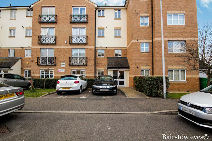 2 Bedroom Apartment To Rent In Friars Close, Ilford, IG1
