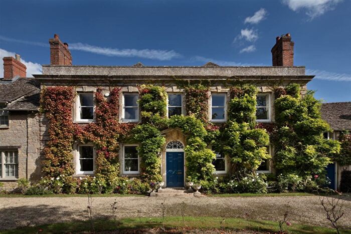 6 Bedroom House For Sale In Church Green, Witney, OX28