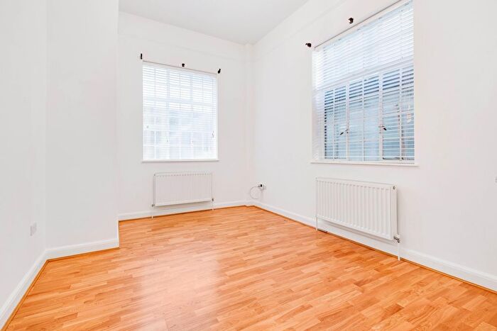 1 Bedroom Flat To Rent In Upper Woburn Place, London, WC1H