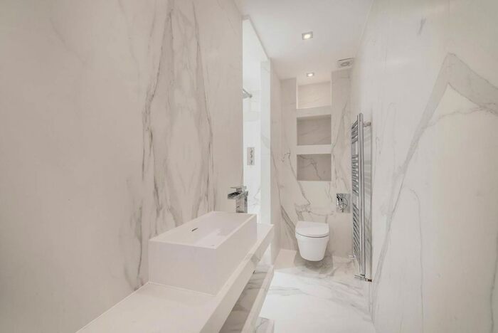 1 Bedroom Flat To Rent In Palace Gardens Terrace, Kensington, London, W8