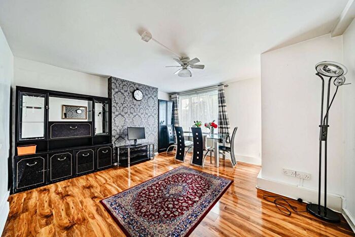 4 Bedroom Flat To Rent In Weir Road, Balham, London, SW12