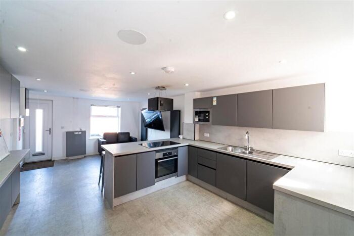 7 Bedroom House To Rent In Rugby Road, Southsea, PO5