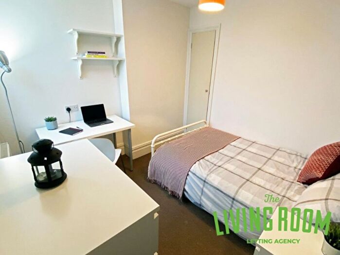 8 Bedroom House To Rent In Mackintosh Place, Roath, Cardiff, CF24