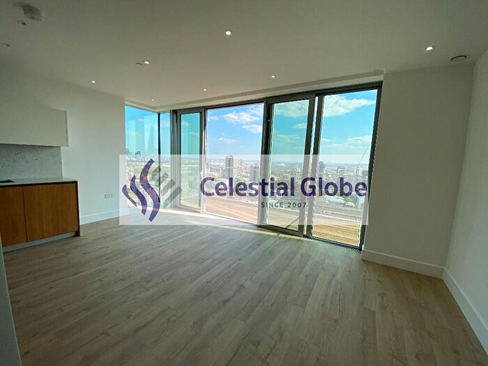1 Bedroom Flat To Rent In Piazza Walk, London, E1