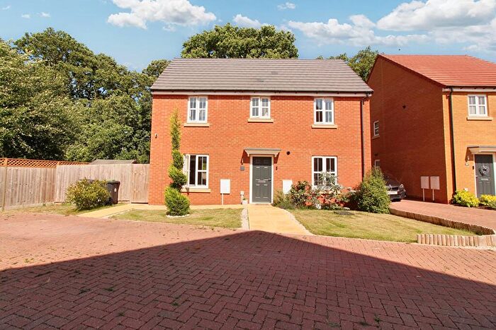 3 Bedroom Detached House For Sale In Conifer Way, Shefford, SG17