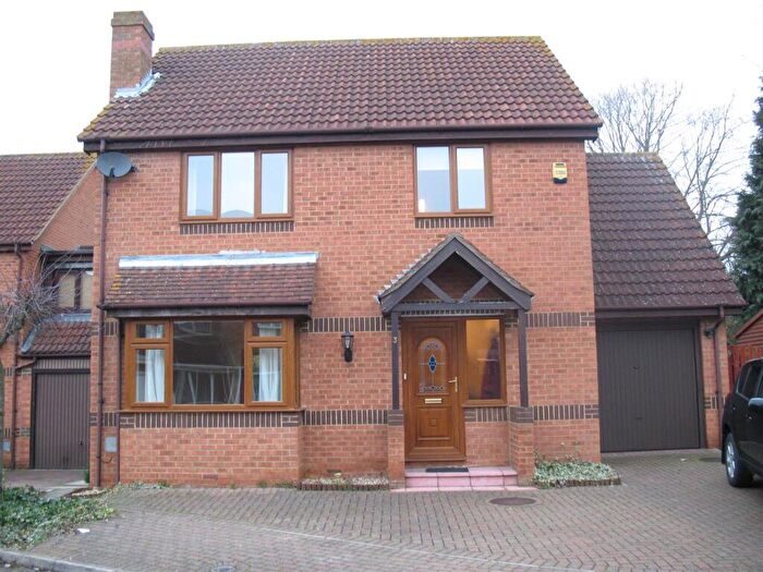 4 Bedroom Detached House To Rent In Bradville, MK13