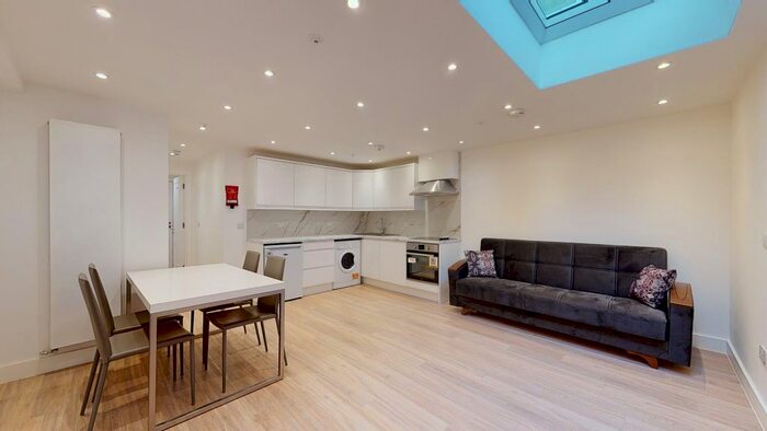 2 Bedroom Flat To Rent In Edgware Road, London, W2