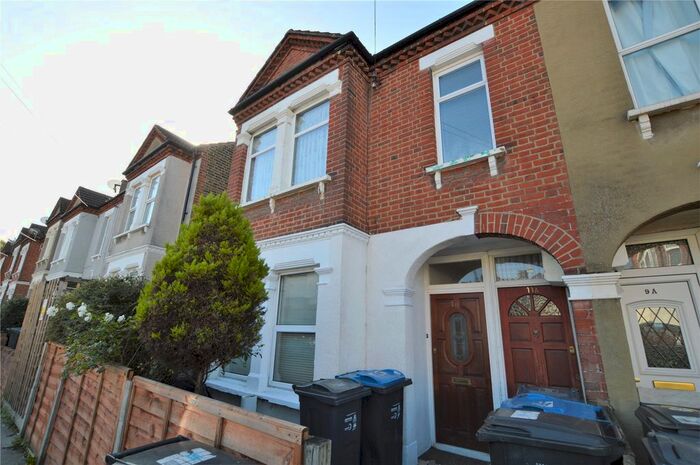 2 Bedroom Flat To Rent In Hythe Road, Thornton Heath, CR7